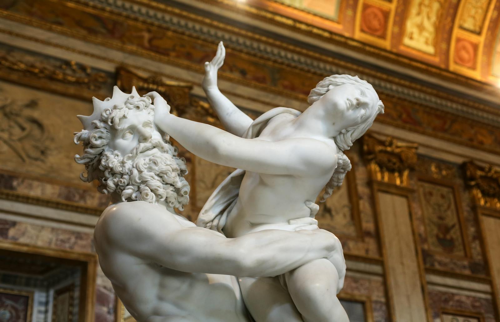 Statue von Neptun und Nereide in der Borghese-Galerie